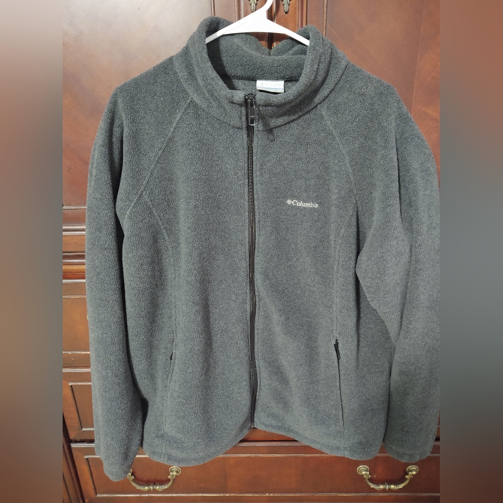 Women's Columbia fleece jacket